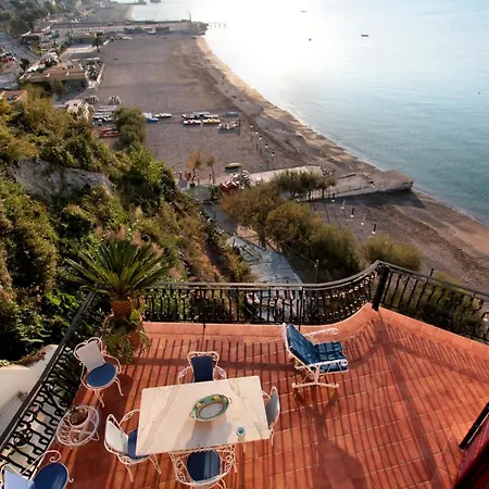 Апарт-отель Due Relais - Panoramic Sea View 4*