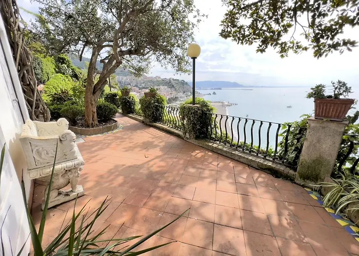Ξενοδοχείο με διαμερίσματα Due Relais - Panoramic Sea View 4*
